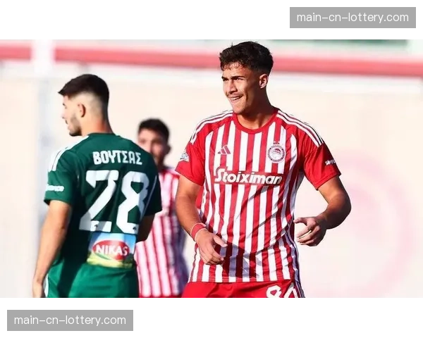 巴黎与英超球队盯上奥林匹亚科斯19岁中场新星穆扎基蒂斯，身价估值2500万欧元