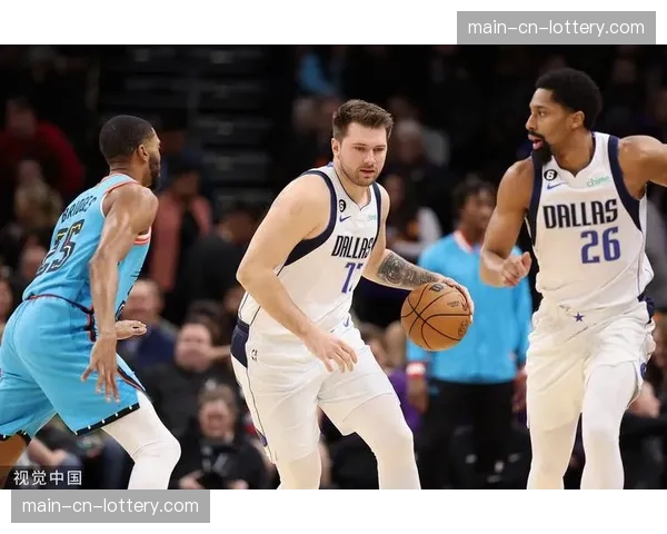 东契奇因脚踝轻微扭伤被列入每日观察名单，或缺席对阵太阳关键战